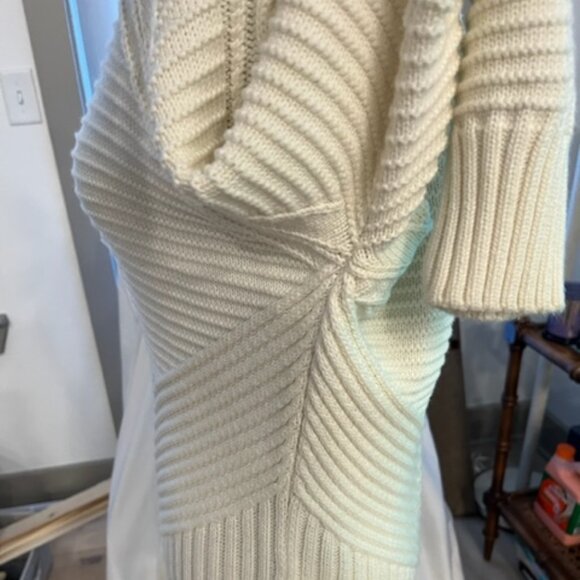 Banana Republic Cable Knit Cream Turtleneck Sweater - Picture 2 of 3